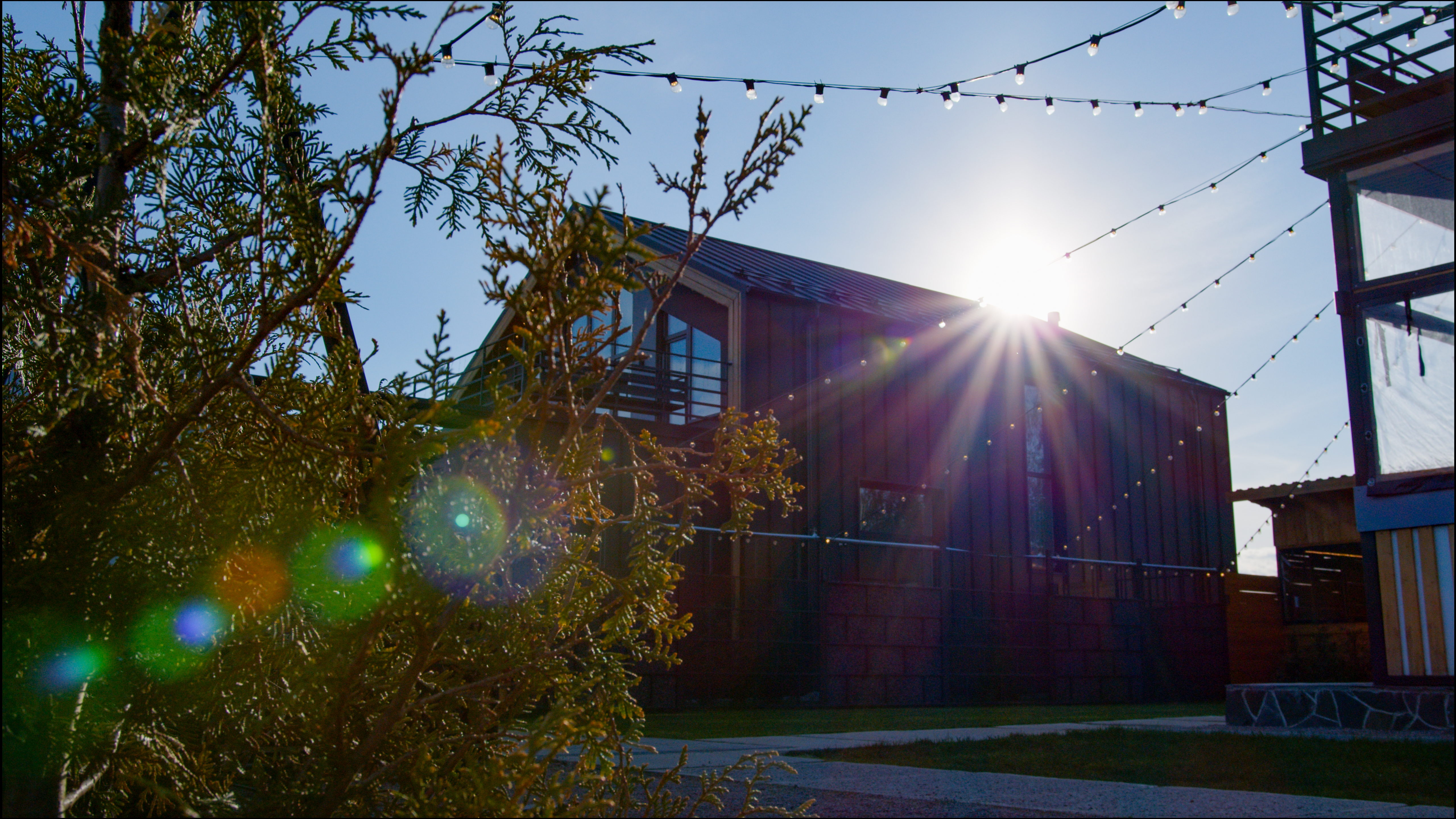 Подарок мужчине на день рождения — загородный уикенд с баней и барбекю